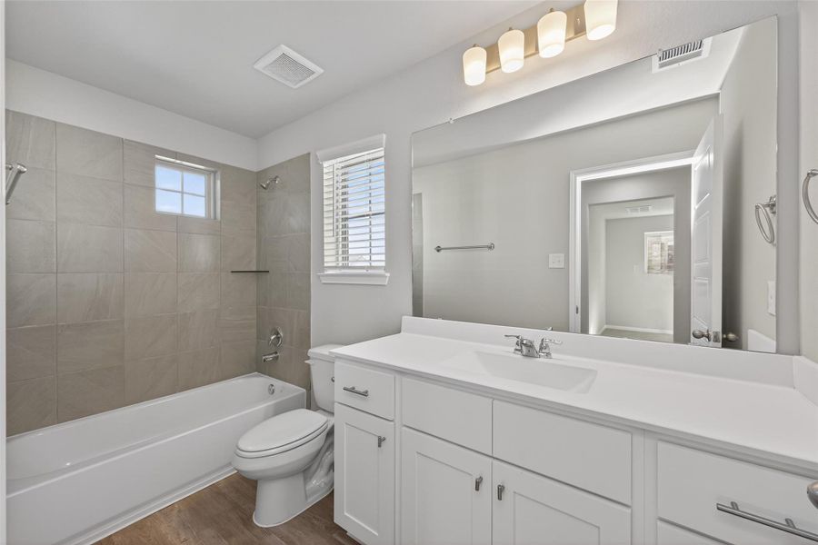 Furnished interior view inside a new home in Woodland Lakes, Houston (Image 8). Furnished interior view inside a new home in Woodland Lakes, Houston (Image 8).