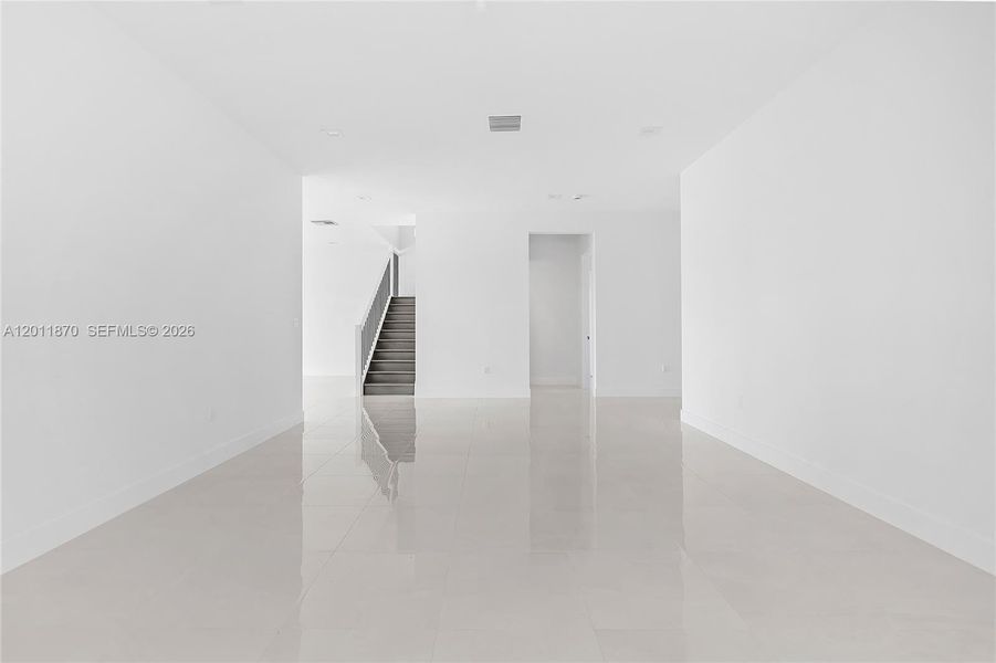 Spacious, unfurnished interior of a new home in , Boca Raton (Image 59).