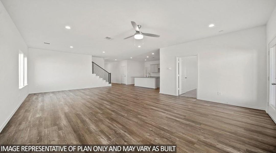 Spacious, unfurnished interior of a new home in River Ranch Trails, Dayton (Image 10).