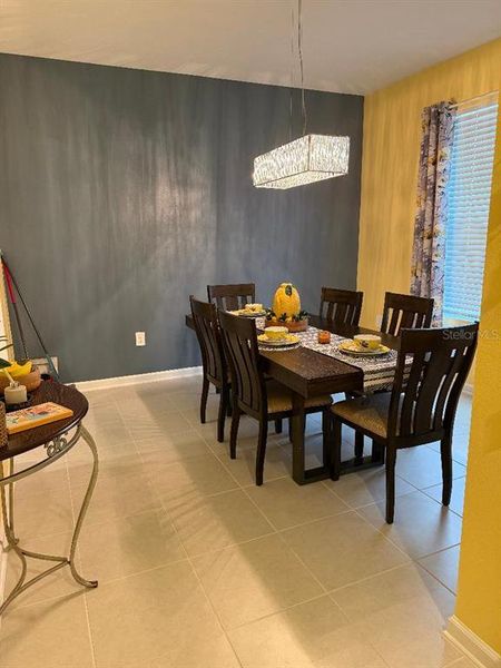 Furnished interior view inside a new home in Tohoqua, Kissimmee (Image 2).