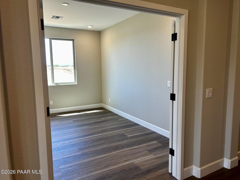 Spacious, unfurnished interior of a new home in North Ridge at Pronghorn Ranch, Prescott Valley (Image 25).