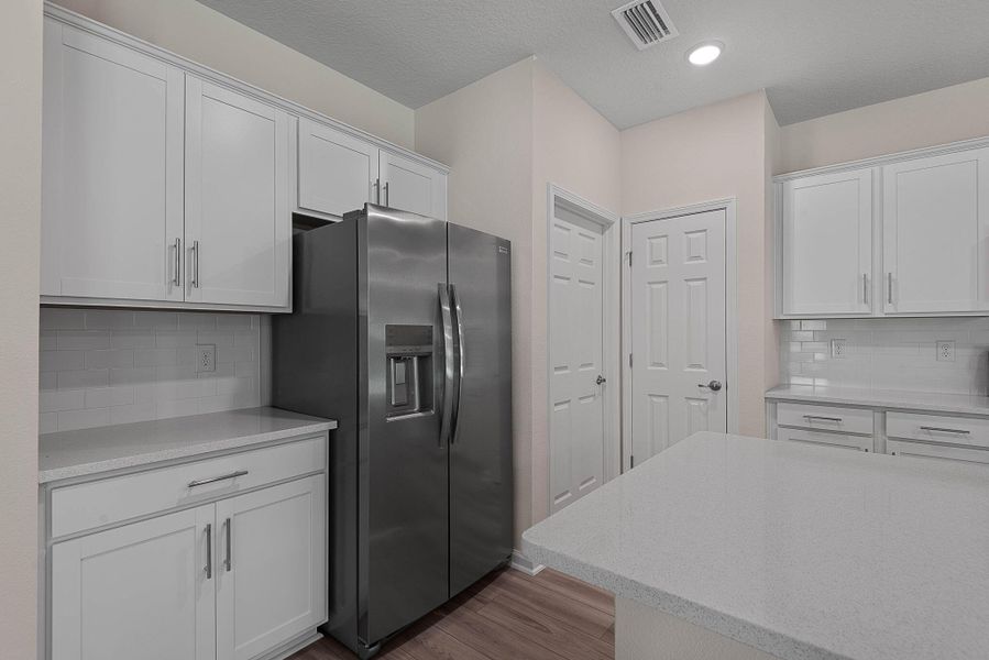 22-web-or-mls-46 Poplar-22