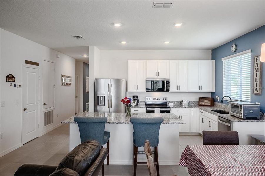 Furnished interior view inside a new home in , Bartow (Image 28).