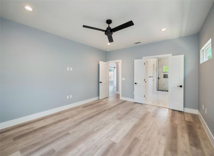 Spacious, unfurnished interior of a new home in , Leander (Image 28).