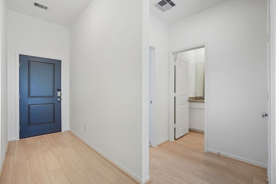 Spacious, unfurnished interior of a new home in Brookewater 45s, Rosenberg (Image 30). Spacious, unfurnished interior of a new home in Brookewater 45s, Rosenberg (Image 30).