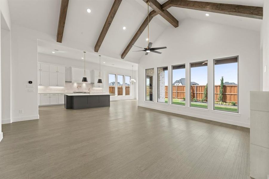 16. 4416 Meander - Family