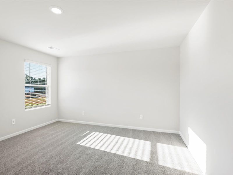 Spacious, unfurnished interior of a new home in Pleasant Brook, Piedmont (Image 13).