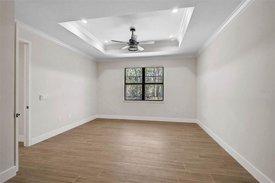 Spacious, unfurnished interior of a new home in , Rotonda West (Image 24).