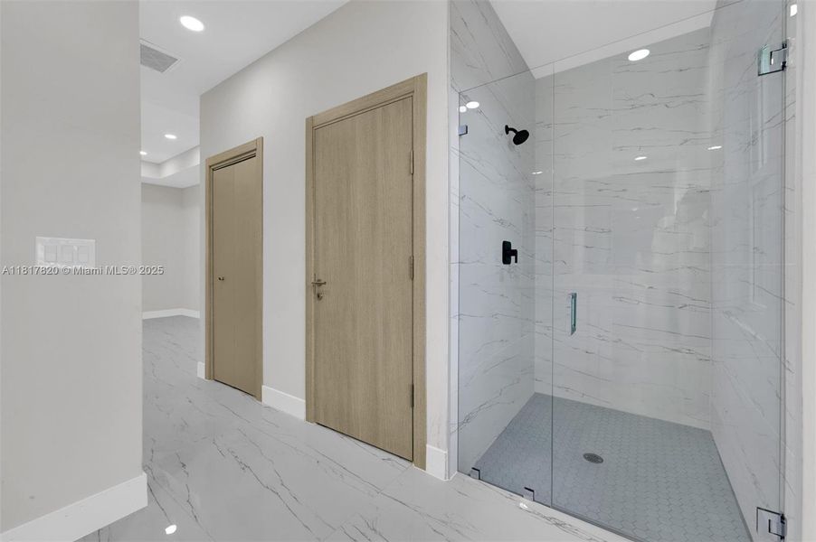 Image 21 of a home in .