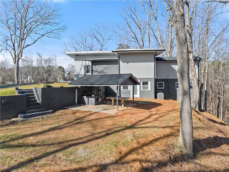 Exterior details and patio area of a home in , Gainesville (Image 35).