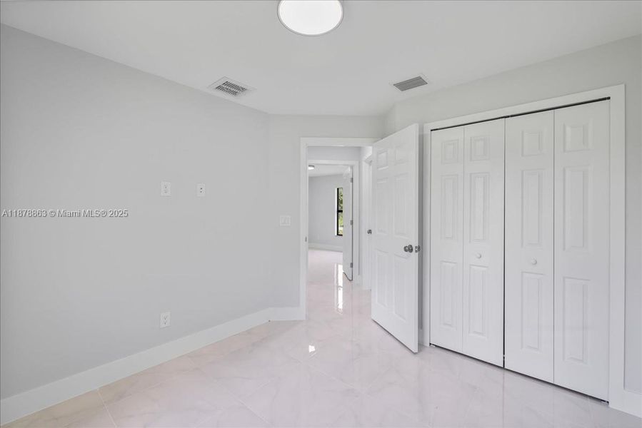 Spacious, unfurnished interior of a new home in , Lehigh Acres (Image 24).