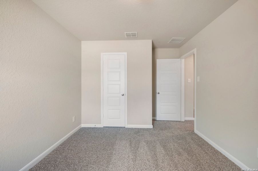 Spacious, unfurnished interior of a new home in Legacy Hills, San Antonio (Image 21).