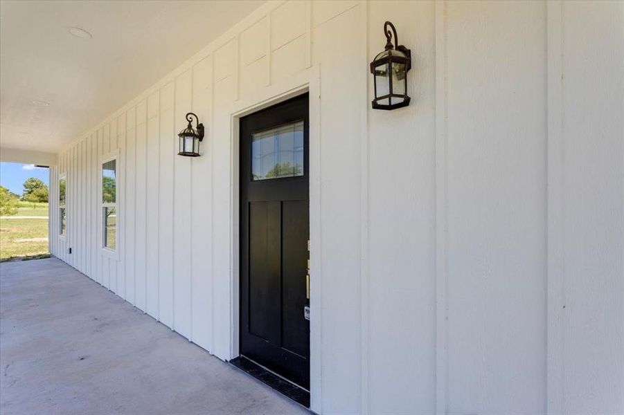 Huge covered front porch.