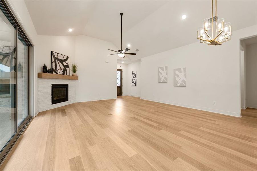Spacious, unfurnished interior of a new home in Elements at Viridian - Garden Series, Arlington (Image 28).