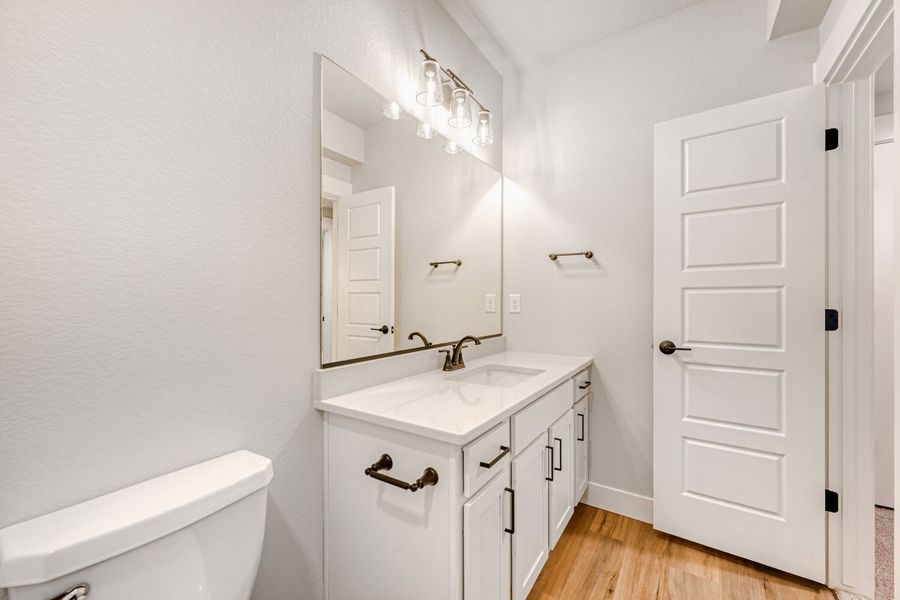 8541 Palo Alto - Full Bathroom