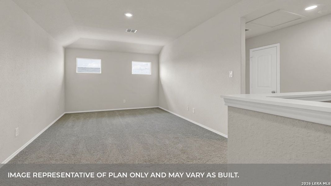 Spacious, unfurnished interior of a new home in Arroyo Ranch, Seguin (Image 23).