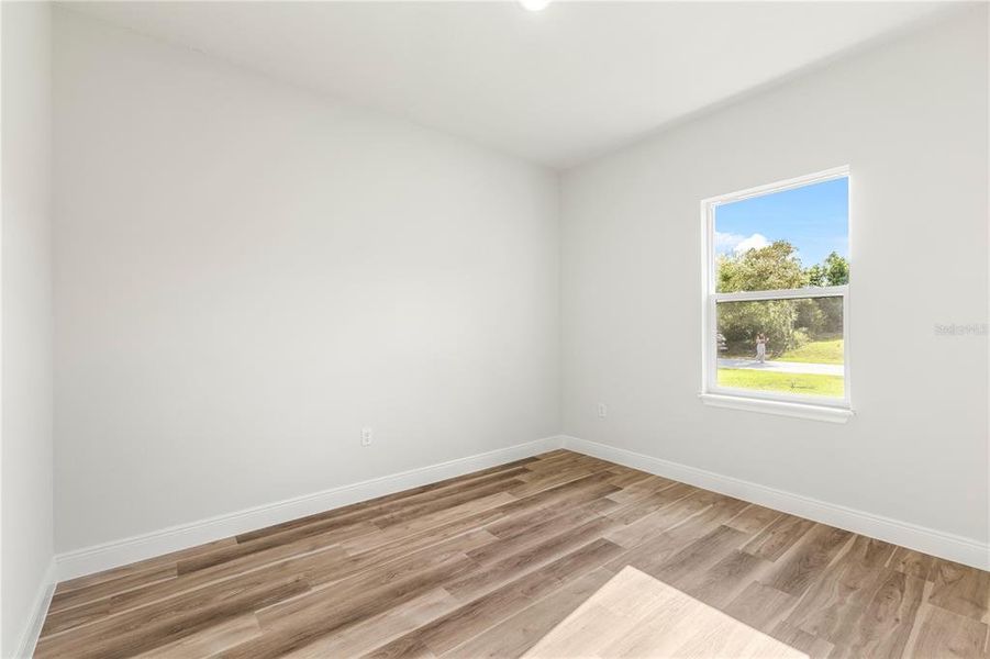Spacious, unfurnished interior of a new home in , Ocala (Image 14).
