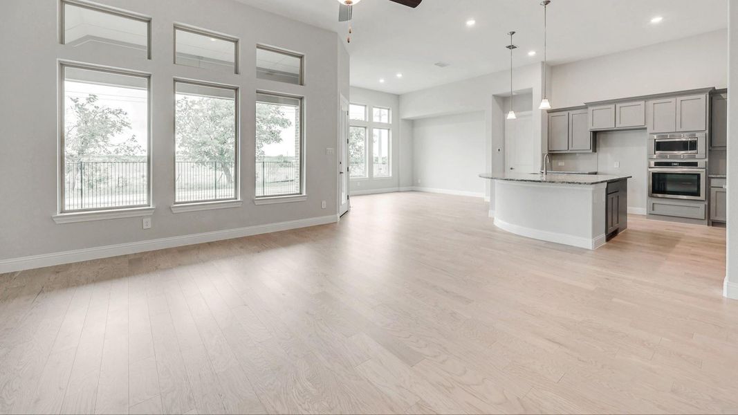 Similar home photos of similar floorplans, not pictures of actual home. Similar home photos of similar floorplans, not pictures of actual home.