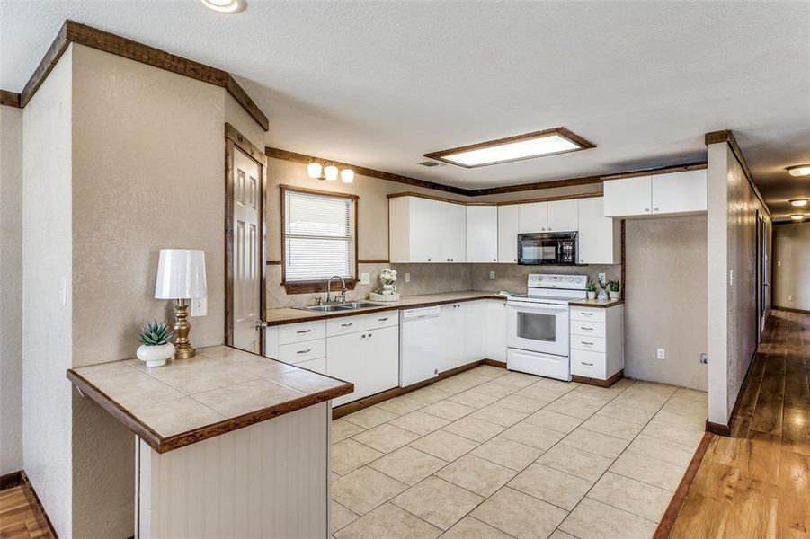 Furnished interior view inside a new home in , Azle (Image 3).
