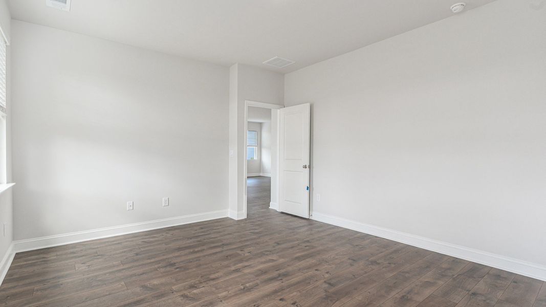 Spacious, unfurnished interior of a new home in Cedar Hill Landing, Navassa (Image 27).