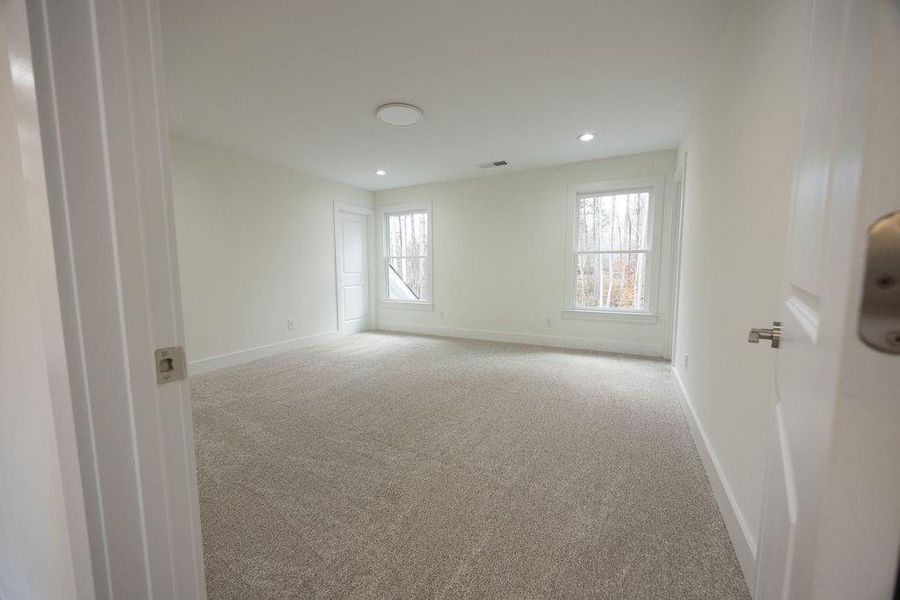 Spacious, unfurnished interior of a new home in , Atlanta (Image 53).