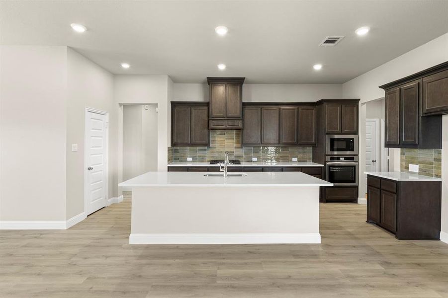 14_15. 539 San Angelo - Kitchen 14_15. 539 San Angelo - Kitchen