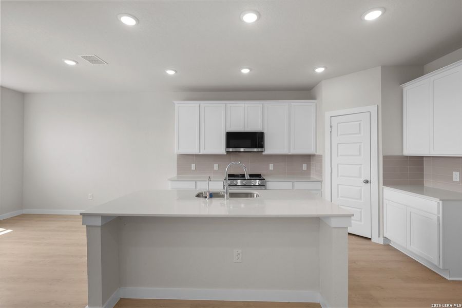 Furnished interior view inside a new home in Hiddenbrooke, Seguin (Image 14). Furnished interior view inside a new home in Hiddenbrooke, Seguin (Image 14).