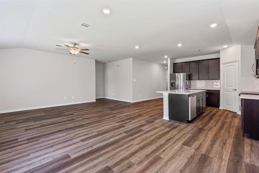 Spacious, unfurnished interior of a new home in Stratton Place, Greenville (Image 27). Spacious, unfurnished interior of a new home in Stratton Place, Greenville (Image 27).