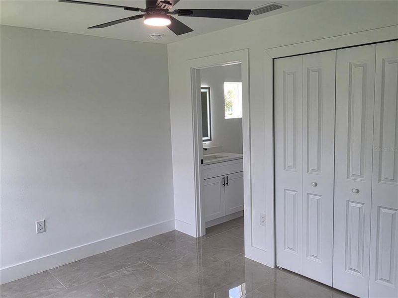 Spacious, unfurnished interior of a new home in , Cape Coral (Image 30).