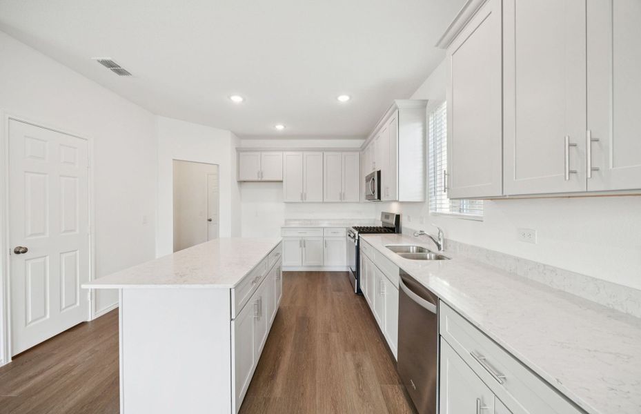Furnished interior view inside a new home in Mobberly Farms, Pilot Point (Image 8).