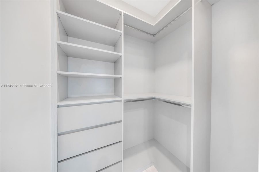 Spacious, unfurnished interior of a new home in , Fort Lauderdale (Image 74). Spacious, unfurnished interior of a new home in , Fort Lauderdale (Image 74).