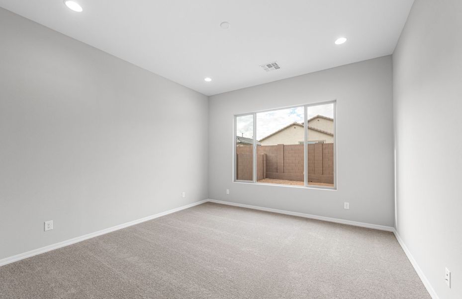 Spacious, unfurnished interior of a new home in Artisan at Asante, Surprise (Image 26).