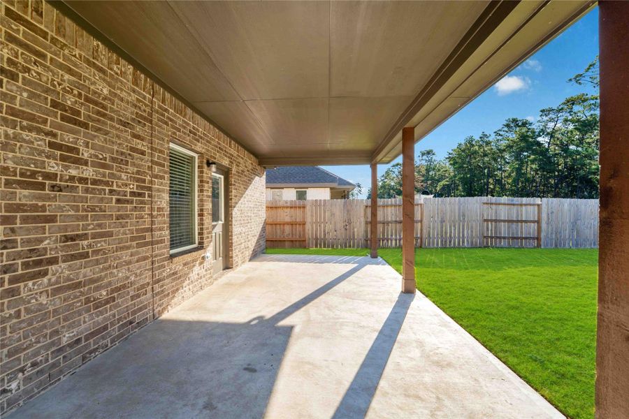 Step outside to the 20’ x 12’ extended covered patio, ideal for outdoor dining, weekend BBQs, or evening relaxation. Step outside to the 20’ x 12’ extended covered patio, ideal for outdoor dining, weekend BBQs, or evening relaxation.