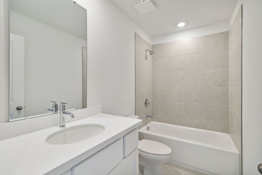 Full Upstairs Bathroom