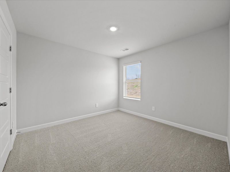 Spacious, unfurnished interior of a new home in Shiloh Valley, Piedmont (Image 19).