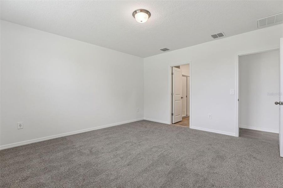 Spacious, unfurnished interior of a new home in Hamilton Bluff - Signature Series, Lake Hamilton (Image 35).