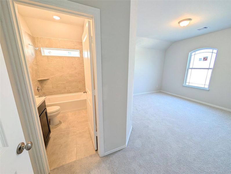 Spacious, unfurnished interior of a new home in Southern Pointe, College Station (Image 22). Spacious, unfurnished interior of a new home in Southern Pointe, College Station (Image 22).