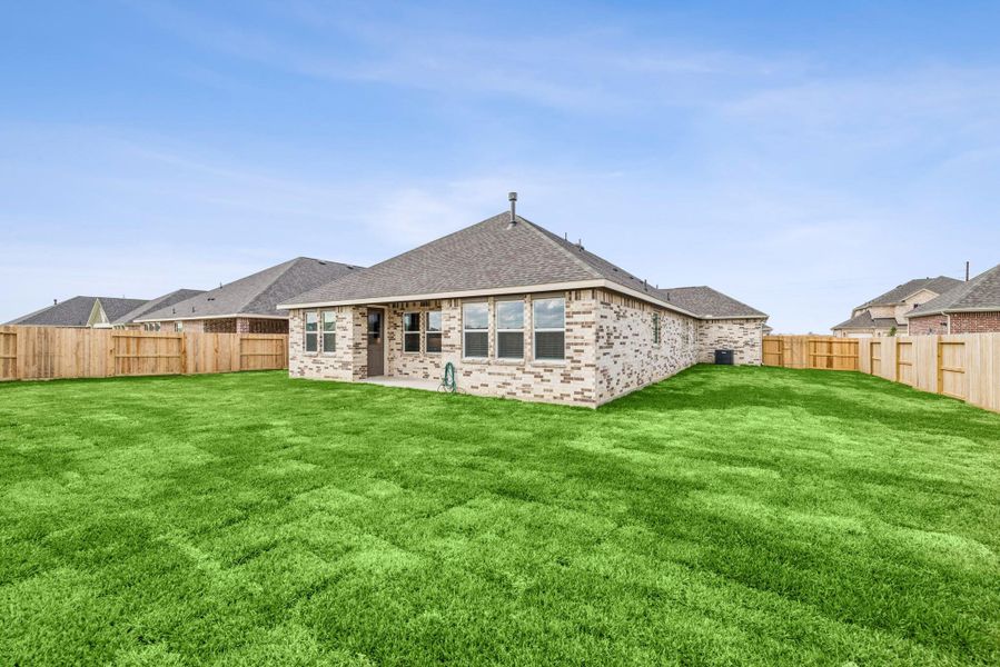 Amazing backyard with covered patio