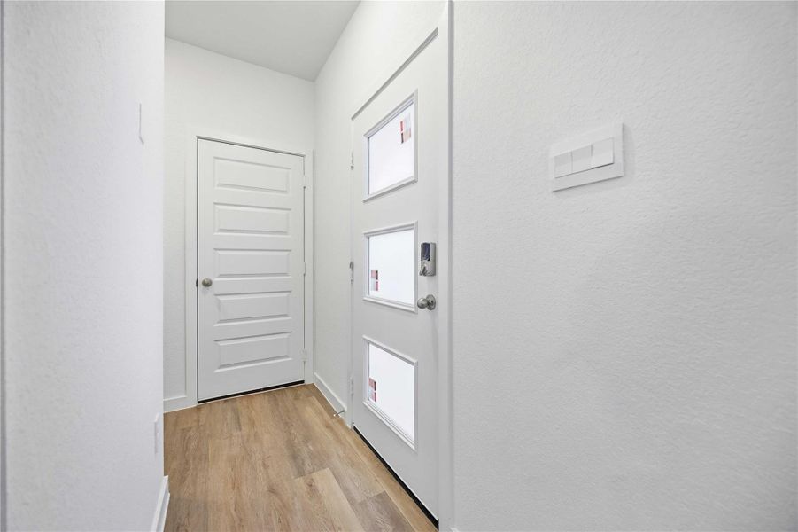 Spacious, unfurnished interior of a new home in Wheatley Oaks, Houston (Image 16). Spacious, unfurnished interior of a new home in Wheatley Oaks, Houston (Image 16).