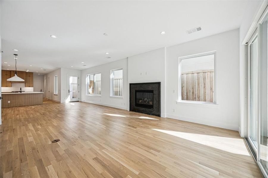 Spacious, unfurnished interior of a new home in , Dallas (Image 23).