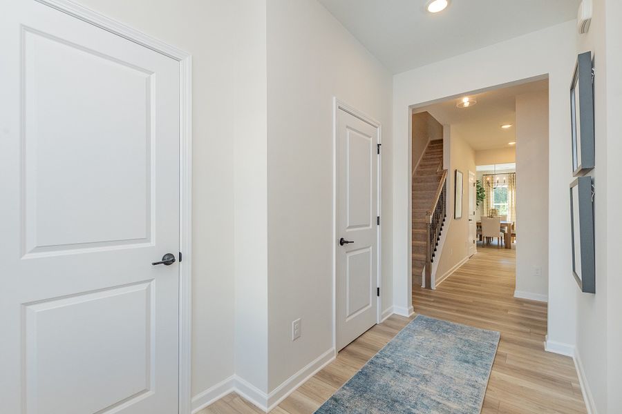 The Suwanee - Foyer The Suwanee - Foyer