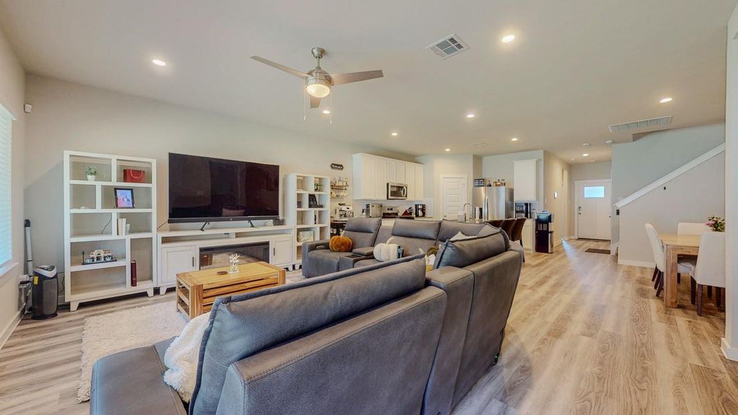 Furnished interior view inside a new home in , Beaumont (Image 33).