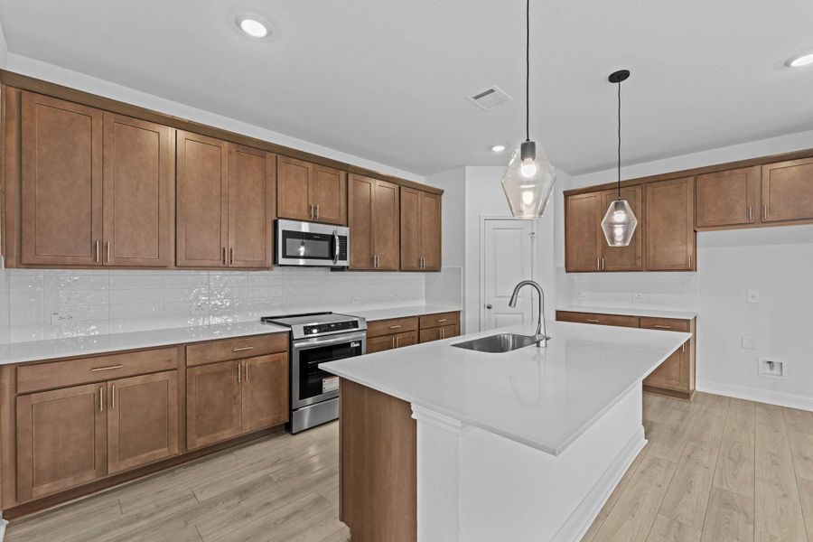 Furnished interior view inside a new home in Riverview, Georgetown (Image 8).