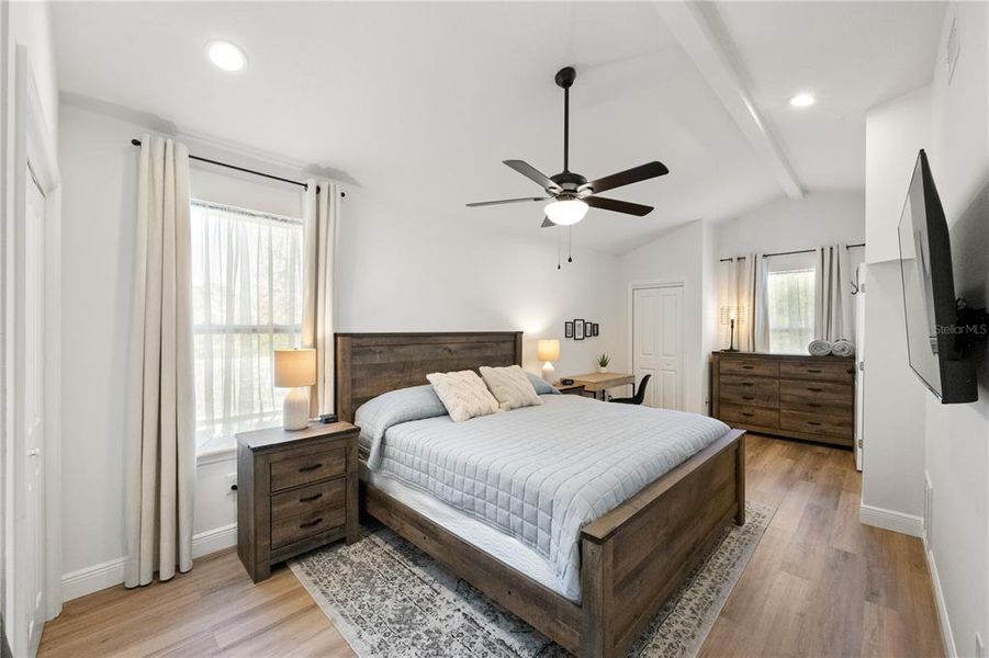 Furnished interior view inside a new home in , Tarpon Springs (Image 5).