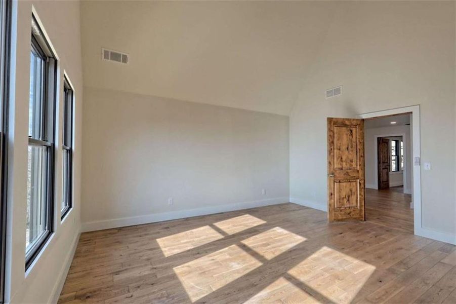 Spacious, unfurnished interior of a new home in , Clayton (Image 55).