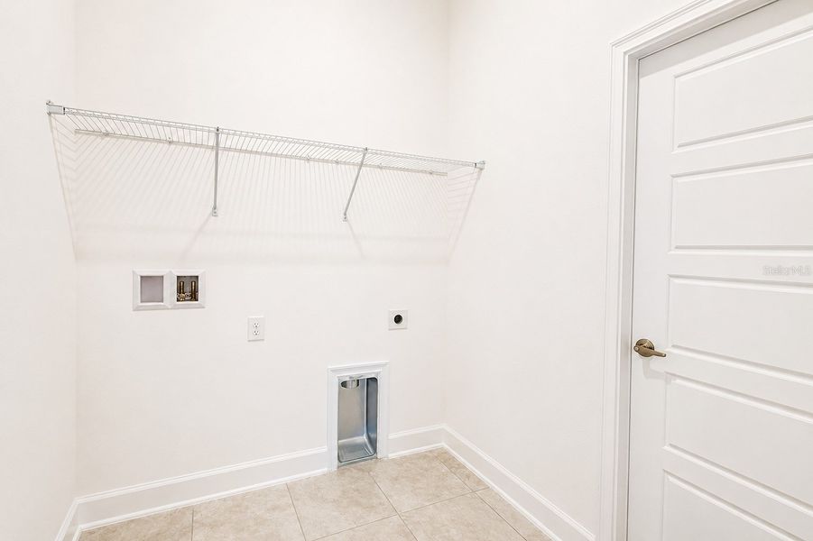 Spacious, unfurnished interior of a new home in Harmony Central, St. Cloud (Image 23).