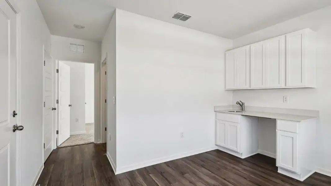 Image 33 of a home in Cascades.