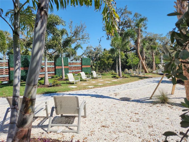 Beautiful Community Courtyard Setting