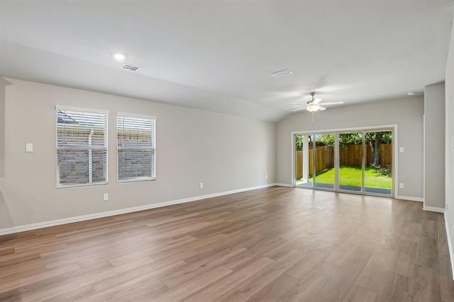 Spacious, unfurnished interior of a new home in Stella Hills, Denton (Image 33).
