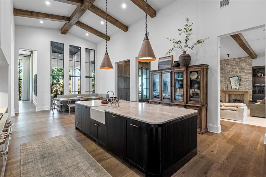 Community amenities in , Windermere (Image 71).